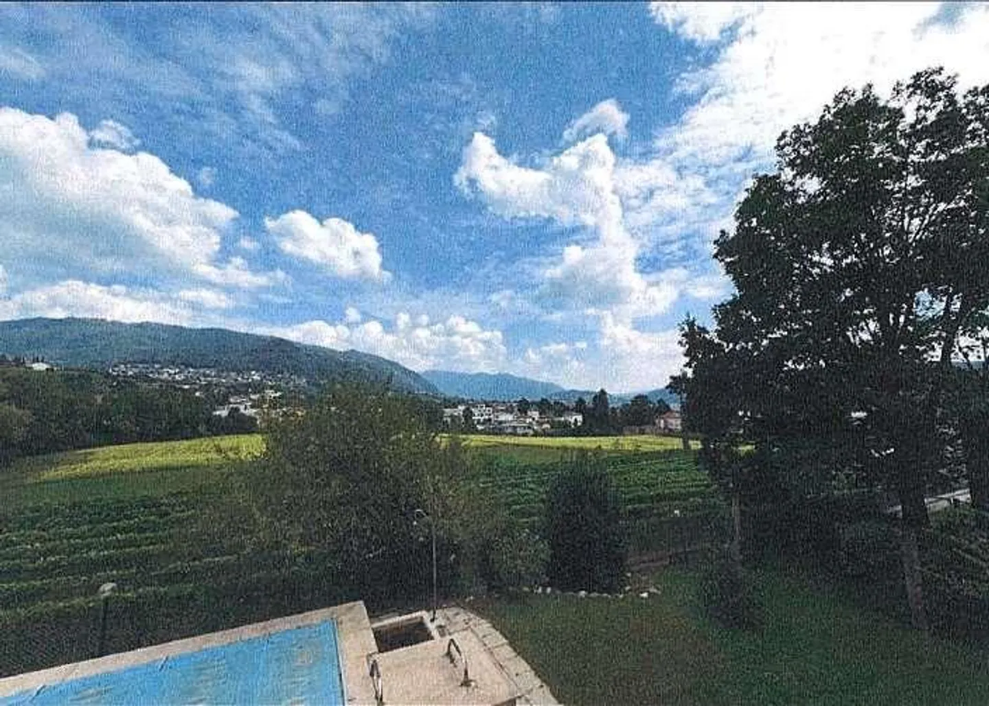 Villa avec piscine et grand terrain - Photo 1 sur 5