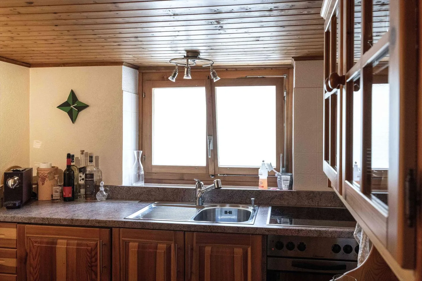 Charming 3.5 Apartment in Corin, Crans-Montana - Photo 7 of 13