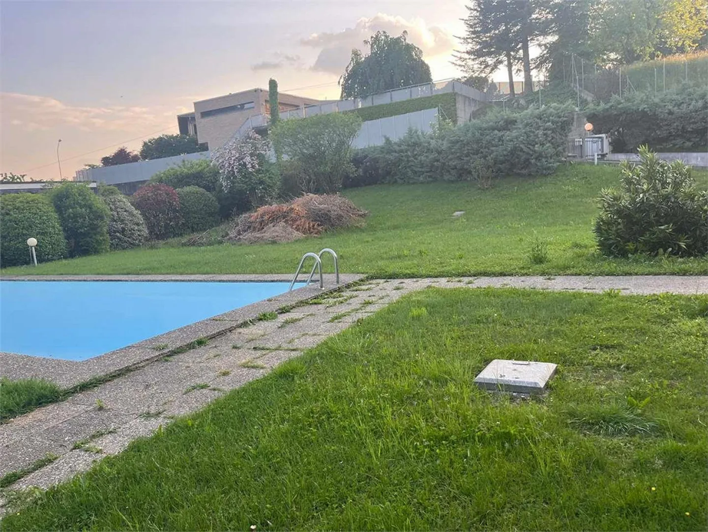 Villa avec piscine et grand terrain - Photo 2 sur 5