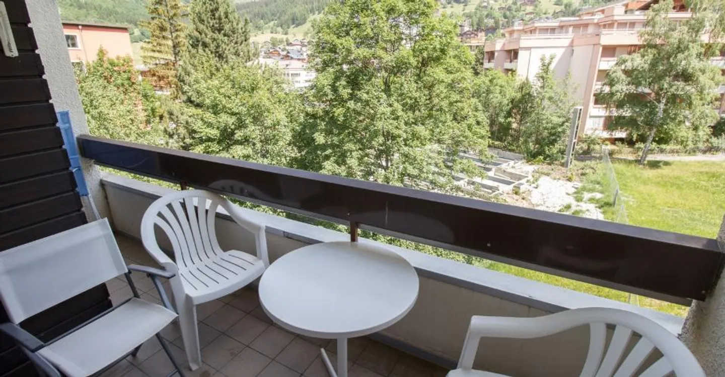Charming Duplex Apartment - Photo 5 of 13