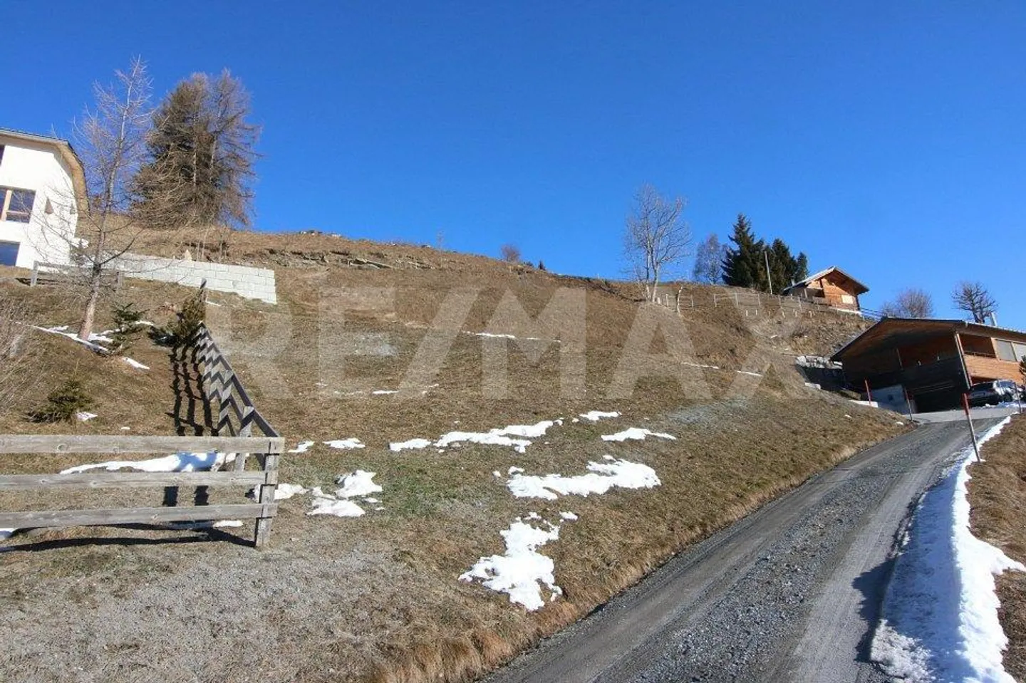 Dreamlike building land in Pany for your project - Photo 3 of 9