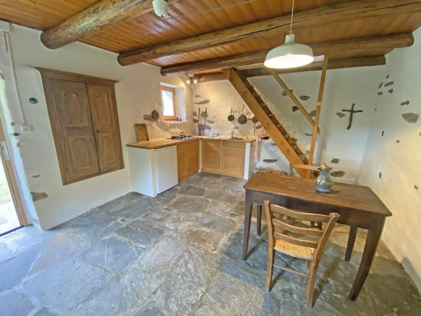 Belle propriété avec 2 maisons rustiques immergées dans la verdure - Photo 8 sur 10