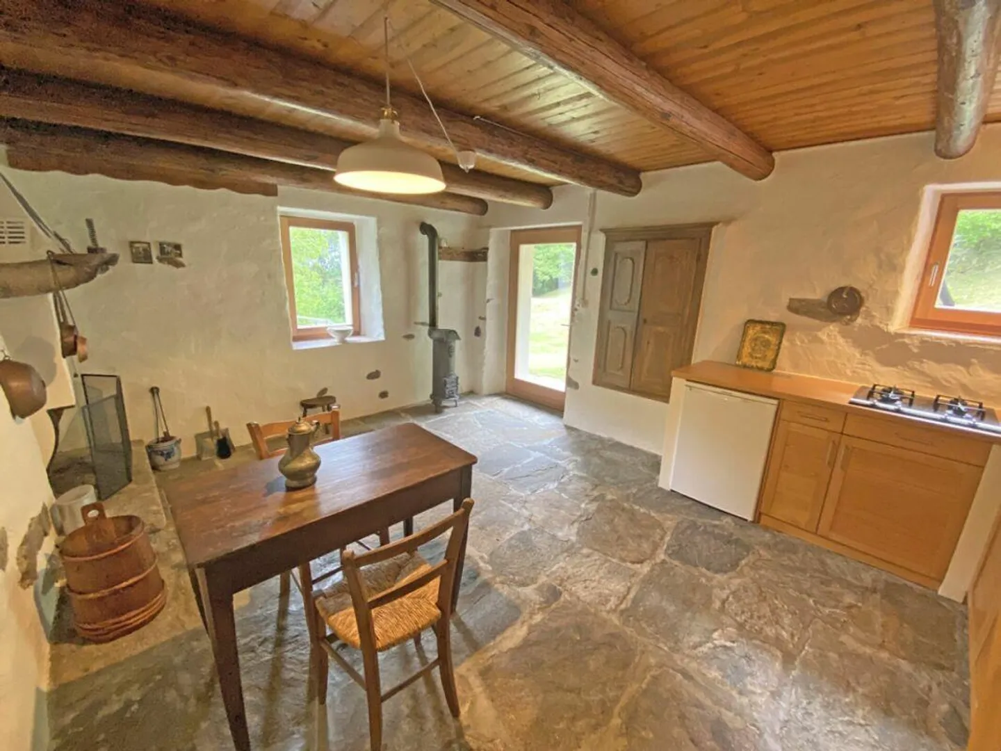 Belle propriété avec 2 maisons rustiques immergées dans la verdure - Photo 9 sur 10