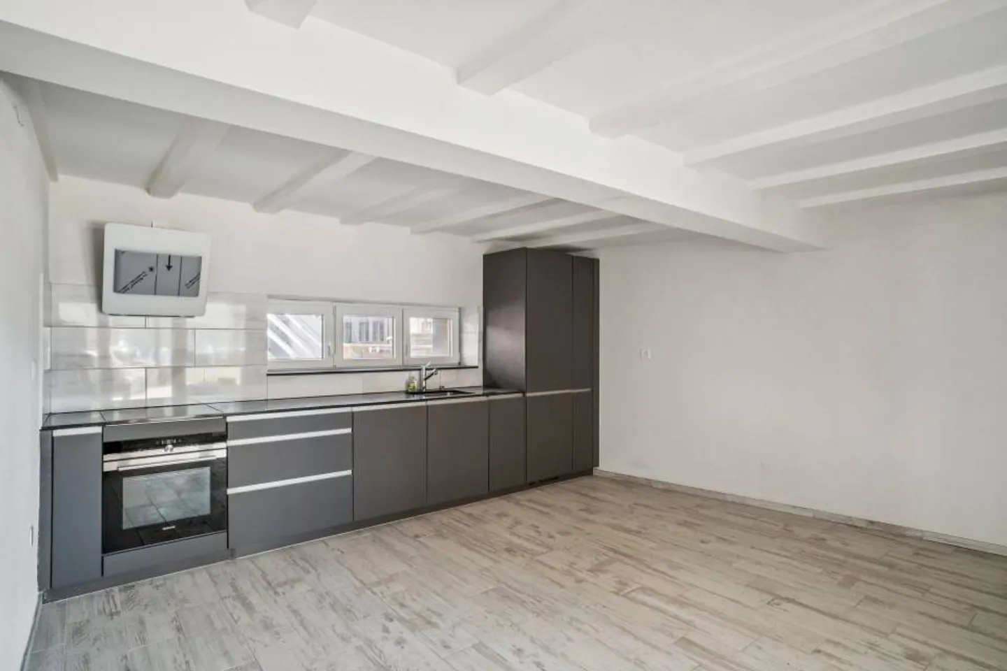 Duplex mit 4.5 Zimmern und Charakter in kleiner WEG - Foto 3 von 7