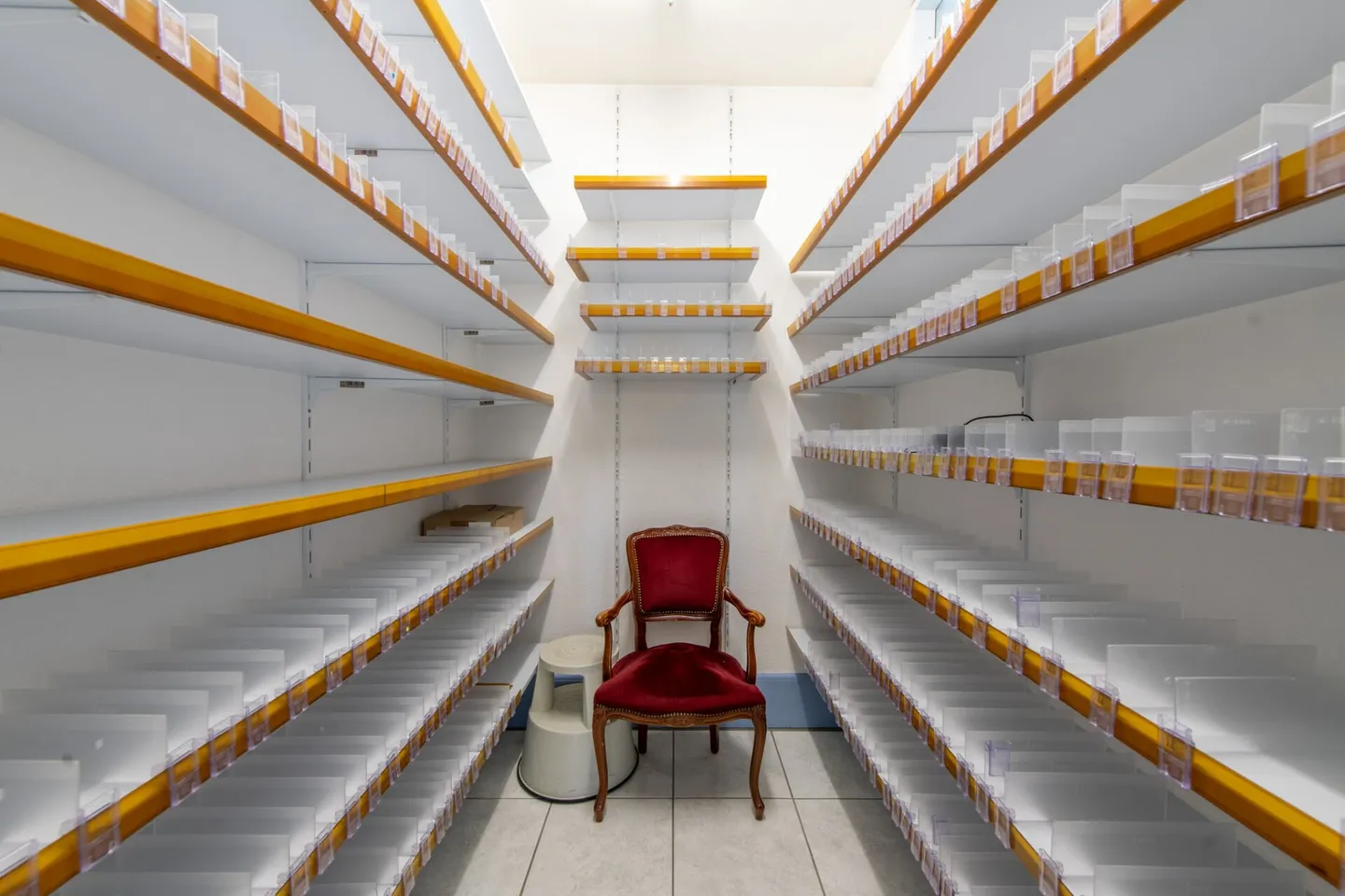 Representative office or practice space with flexible usage potential - Photo 11 of 22