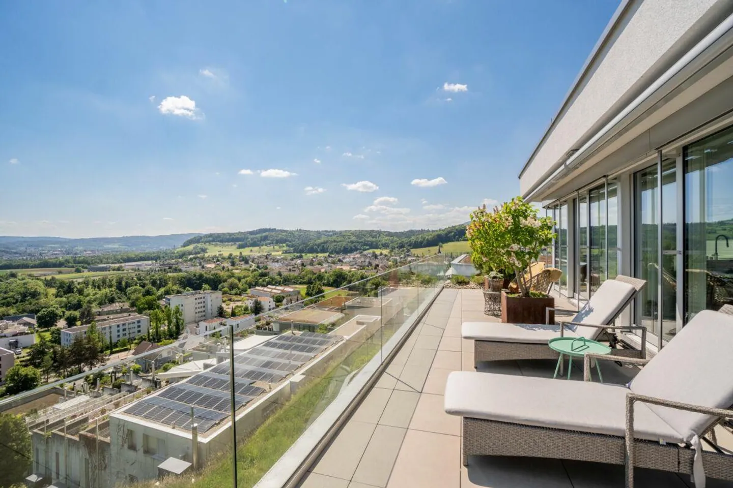 TOP OF ERLINSBACH - Appartamento attico 4.5 locali con panorama a 360° - Foto 1 di 24
