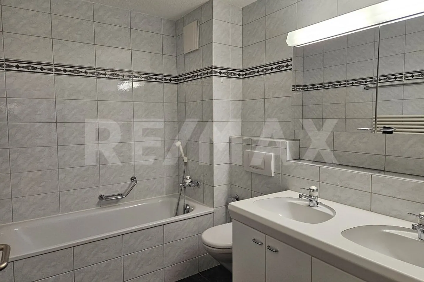 Appartamento 5½ locali incluso cantina e posto auto in garage - Spazio per tutta la famiglia - Foto 5 di 10