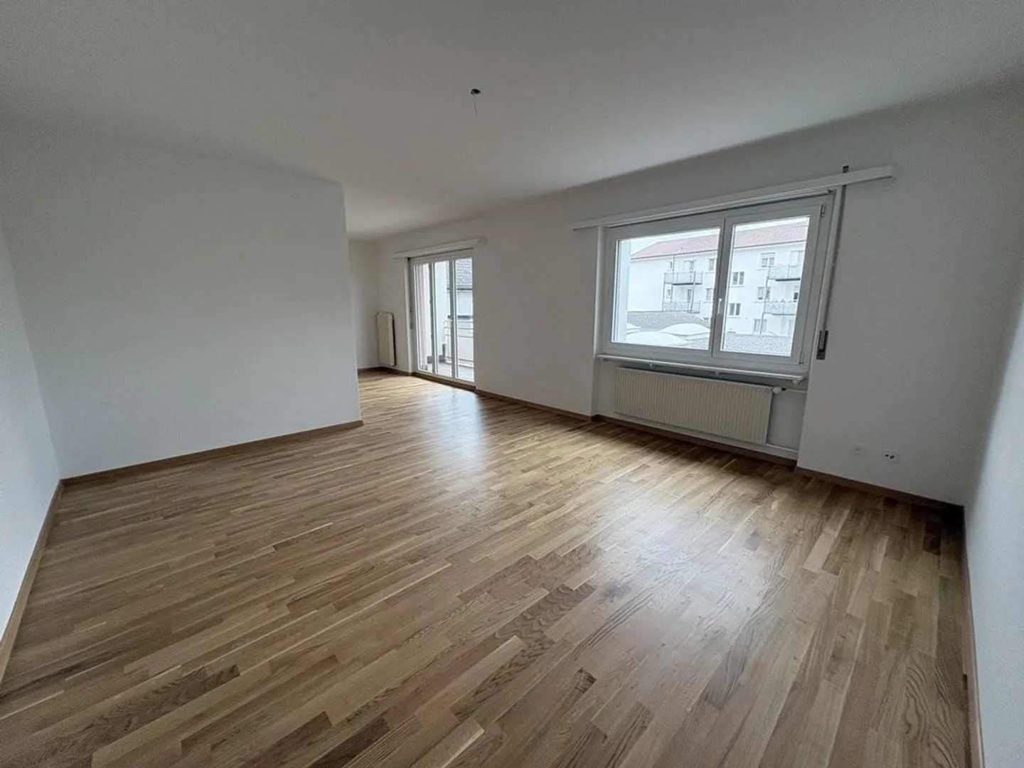 Appartamento 2,5 locali con ampio balcone a Biel/Bienne - Foto 3 di 7
