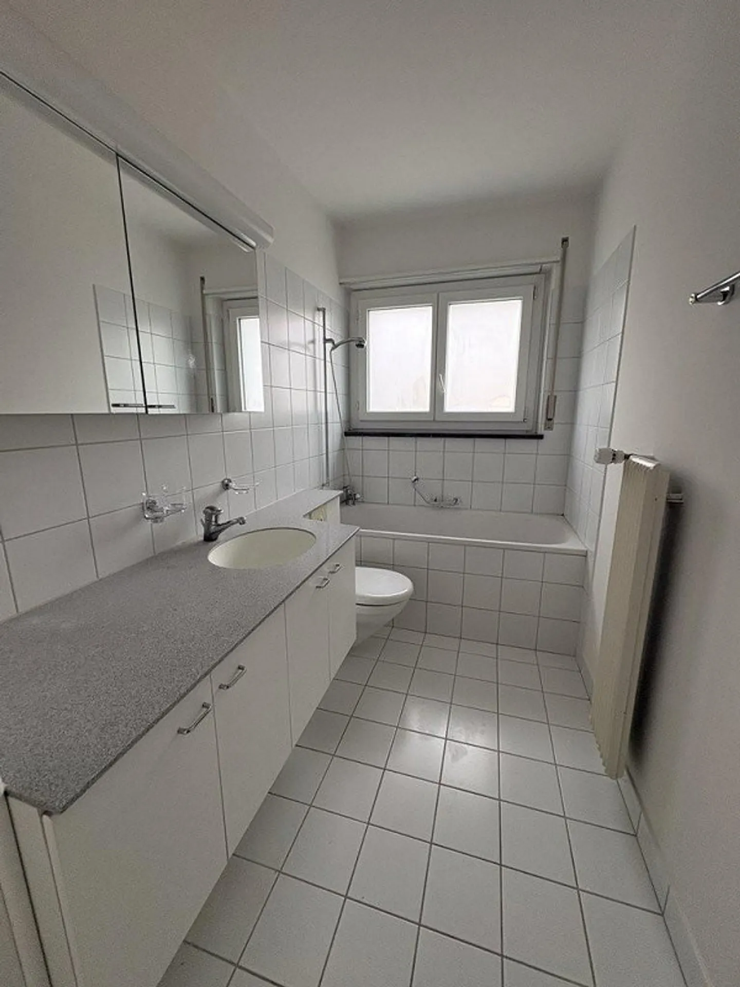 Appartamento 2,5 locali con ampio balcone a Biel/Bienne - Foto 6 di 7