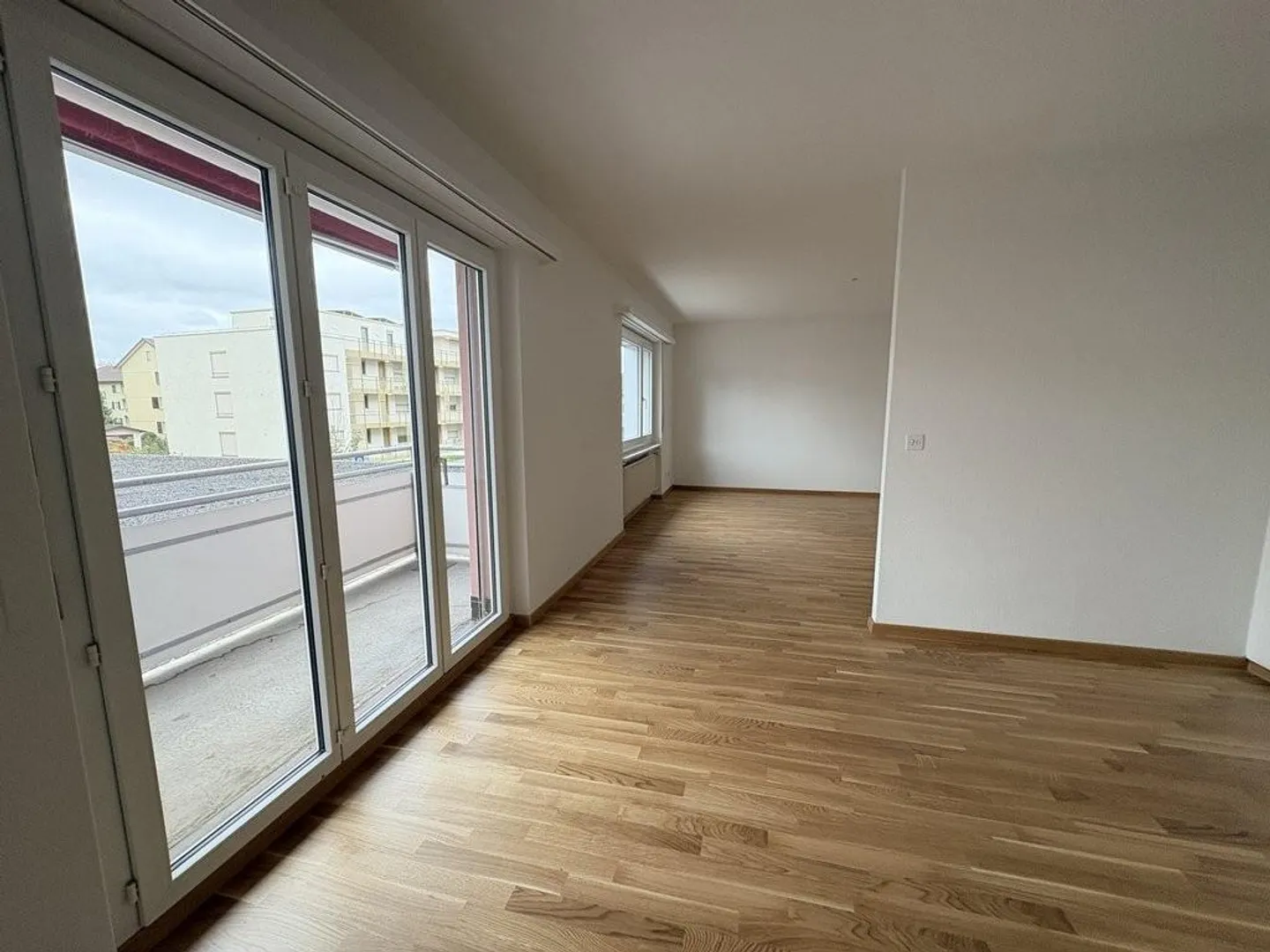 Appartamento 2,5 locali con ampio balcone a Biel/Bienne - Foto 2 di 7