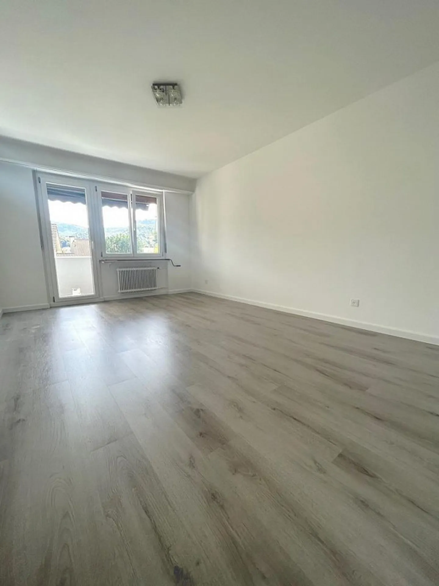Renovierte Wohnung in grüner Umgebung - Foto 3 von 9