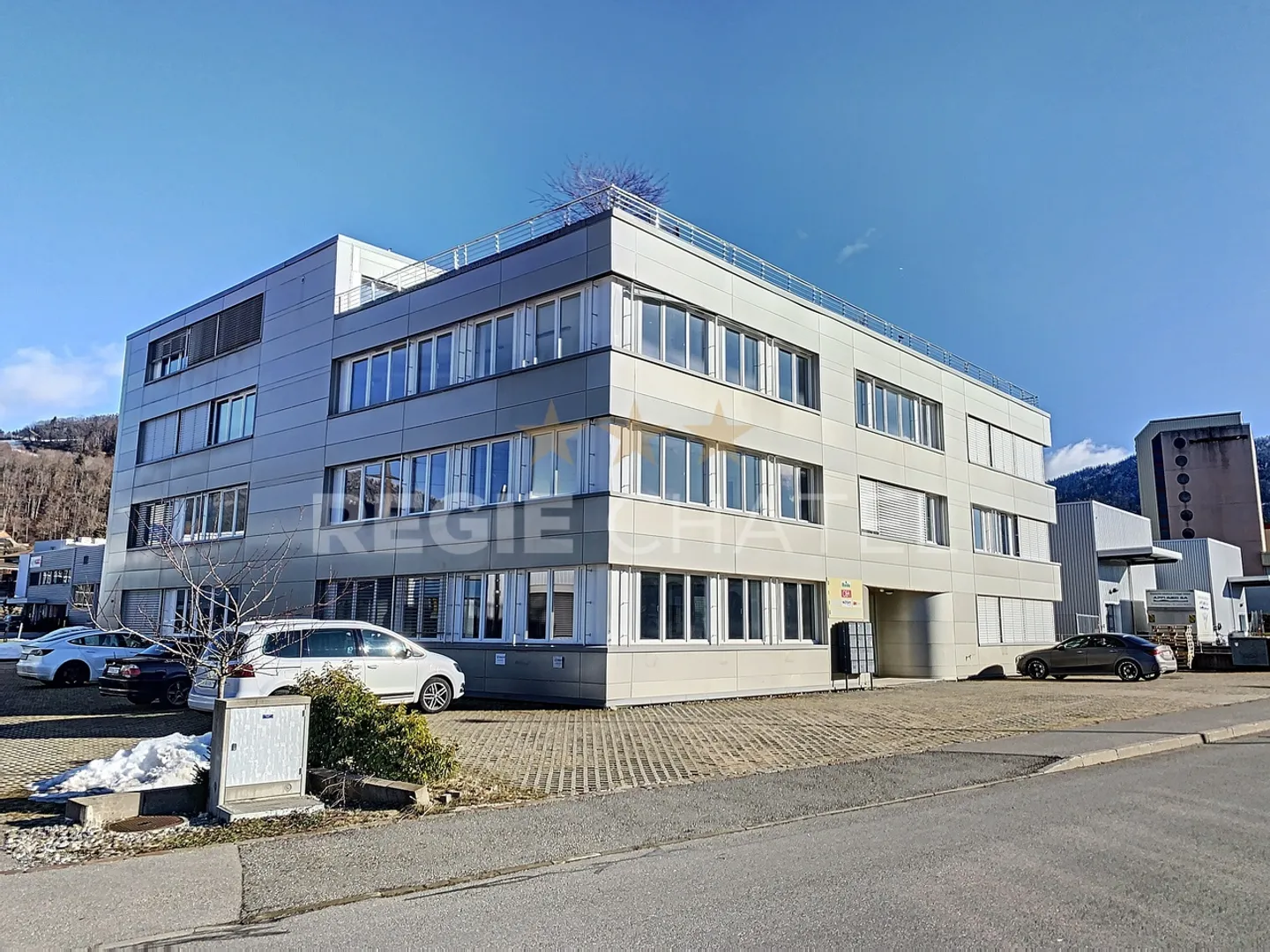 Espace Commercial pour Artisans - Photo 1 sur 2