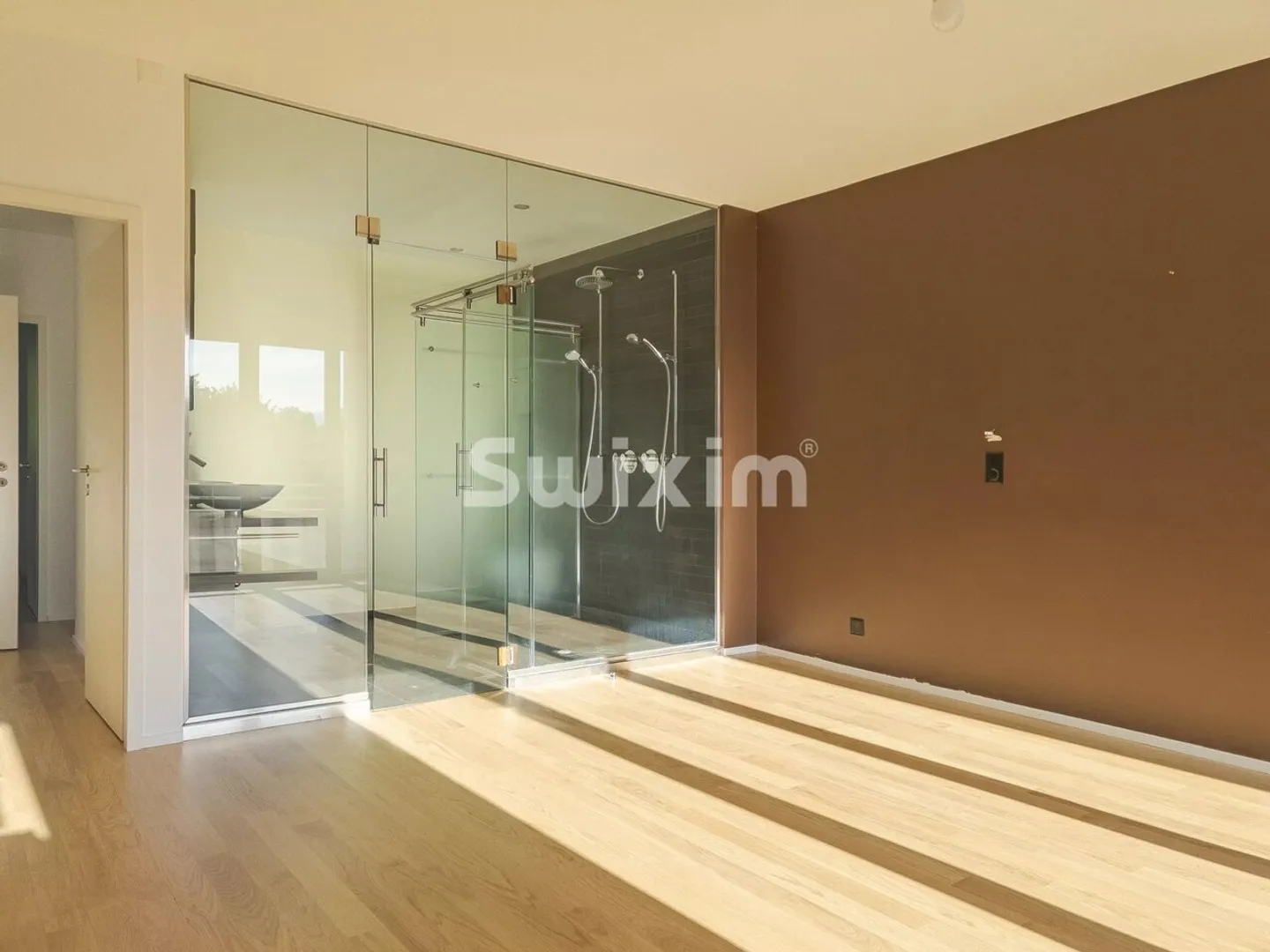 Stunning Apartment in Plan-les-Ouates - Photo 4 of 9
