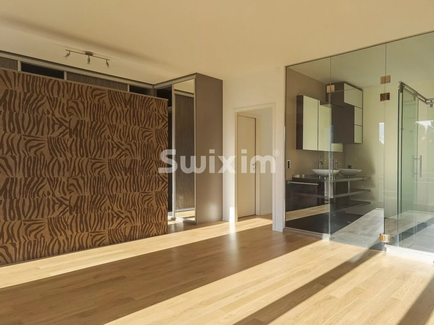 Stunning Apartment in Plan-les-Ouates - Photo 5 of 9