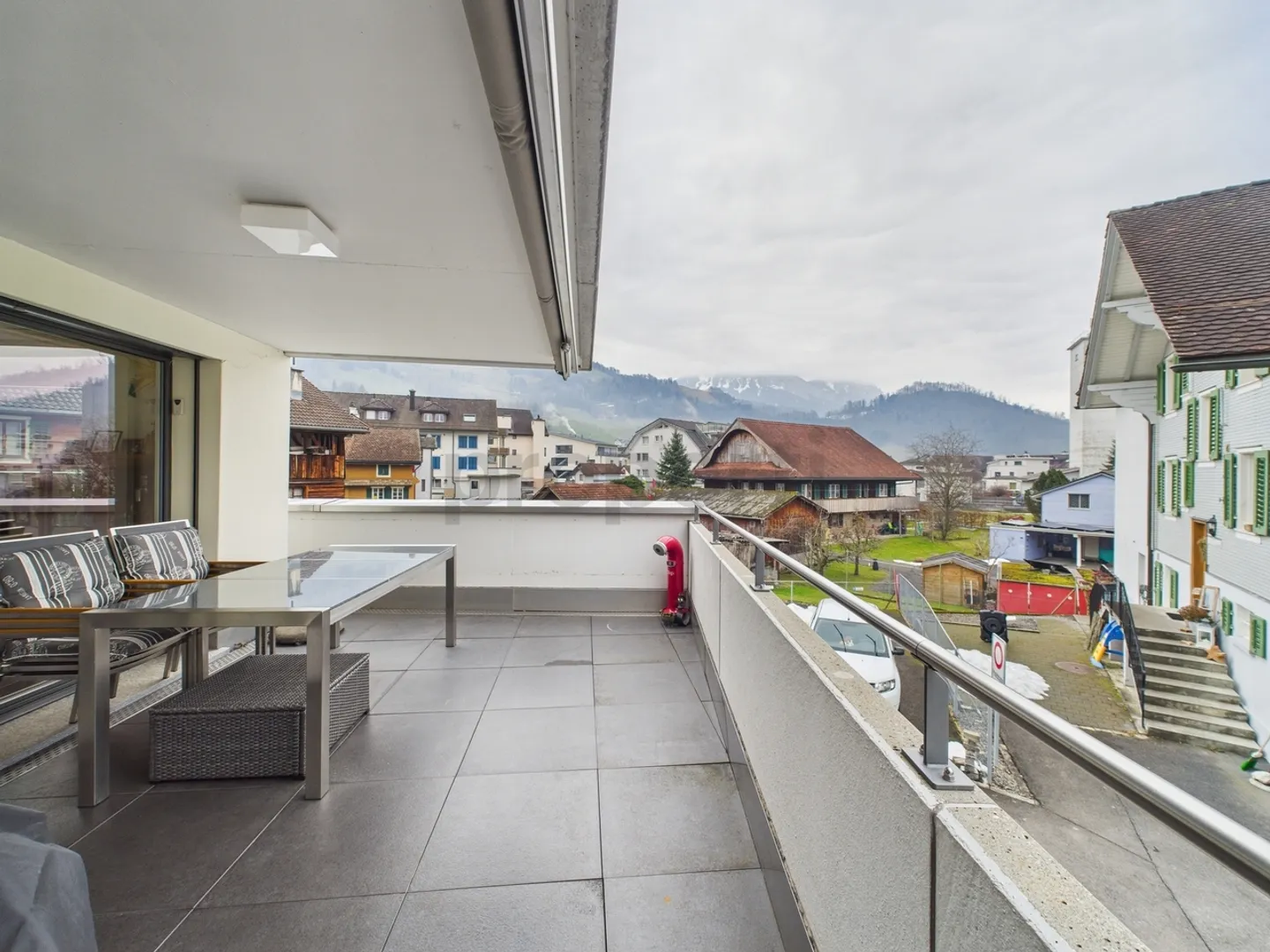 Modern 4.5-room apartment with Minergie standard in Steinen - Photo 7 of 8