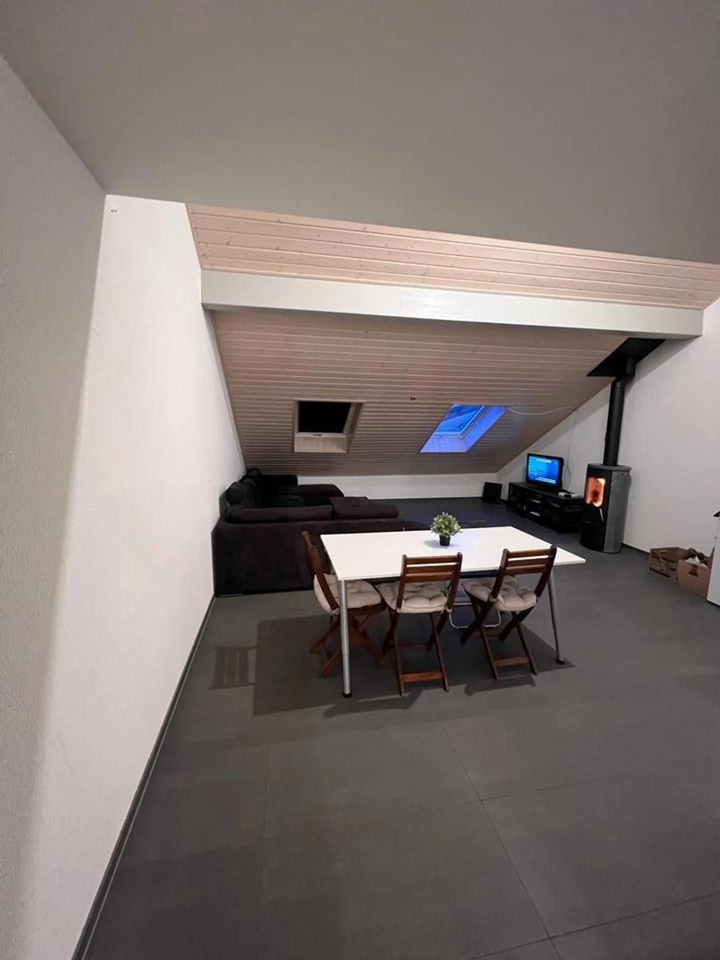 Magnifico duplex di 3,5 locali in affitto nel cuore di Orbe, città romana - Foto 3 di 7