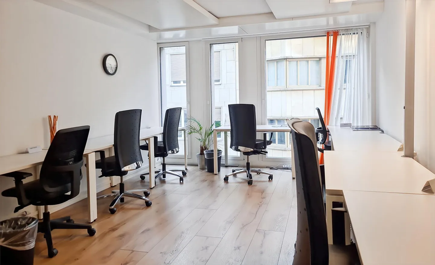 Buchen Sie Büroräume in Regus City Old Town für 2 Personen - Foto 4 von 9