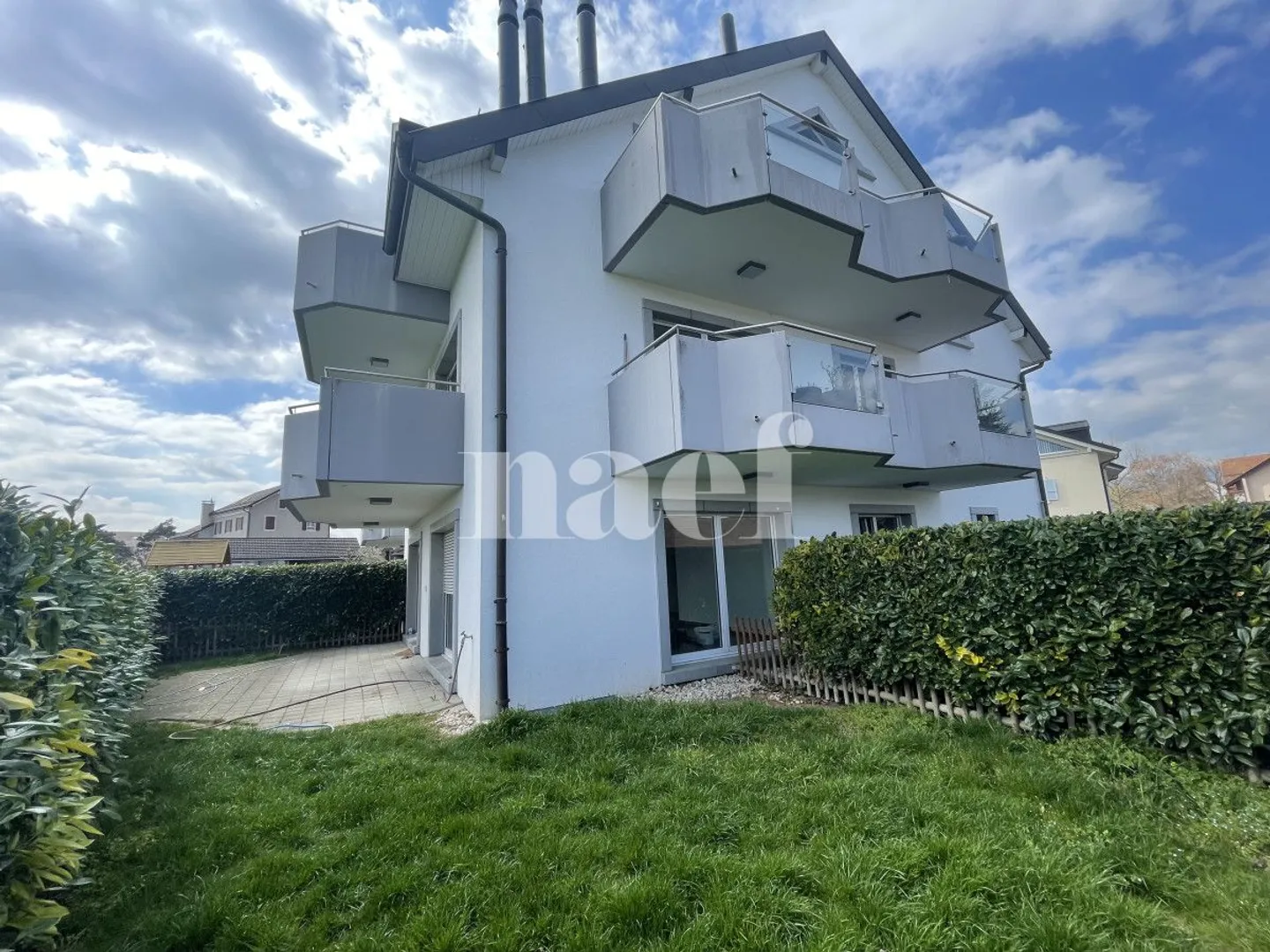 Im Zentrum von Founex - Schöne 3,5-Zimmer-Wohnung von ca. 78m2 im Erdgeschoss - Foto 1 von 7