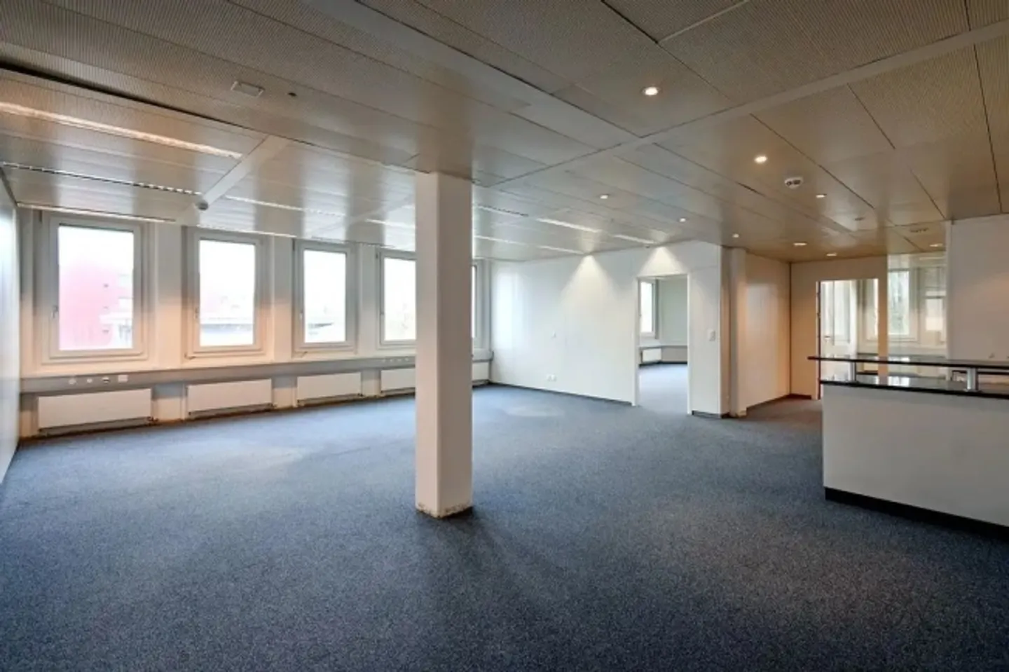 «70 m2 - 1'100 m2 - Büroräumlichkeiten im Industriegebiet Täfern» - Foto 2 von 11