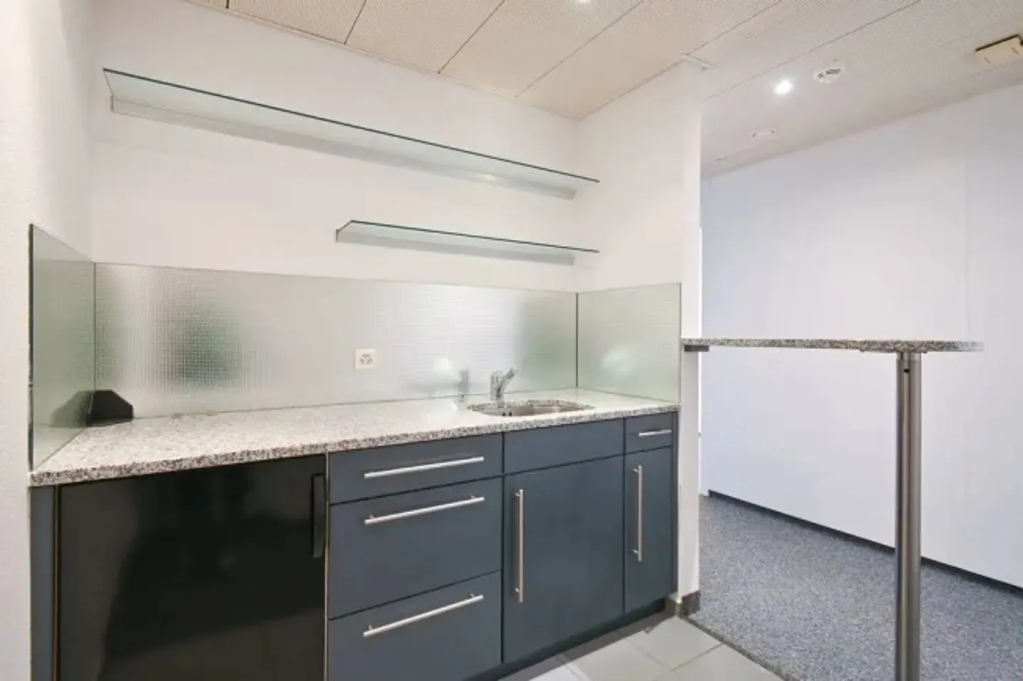 «70 m2 - 1'100 m2 - Büroräumlichkeiten im Industriegebiet Täfern» - Foto 4 von 11