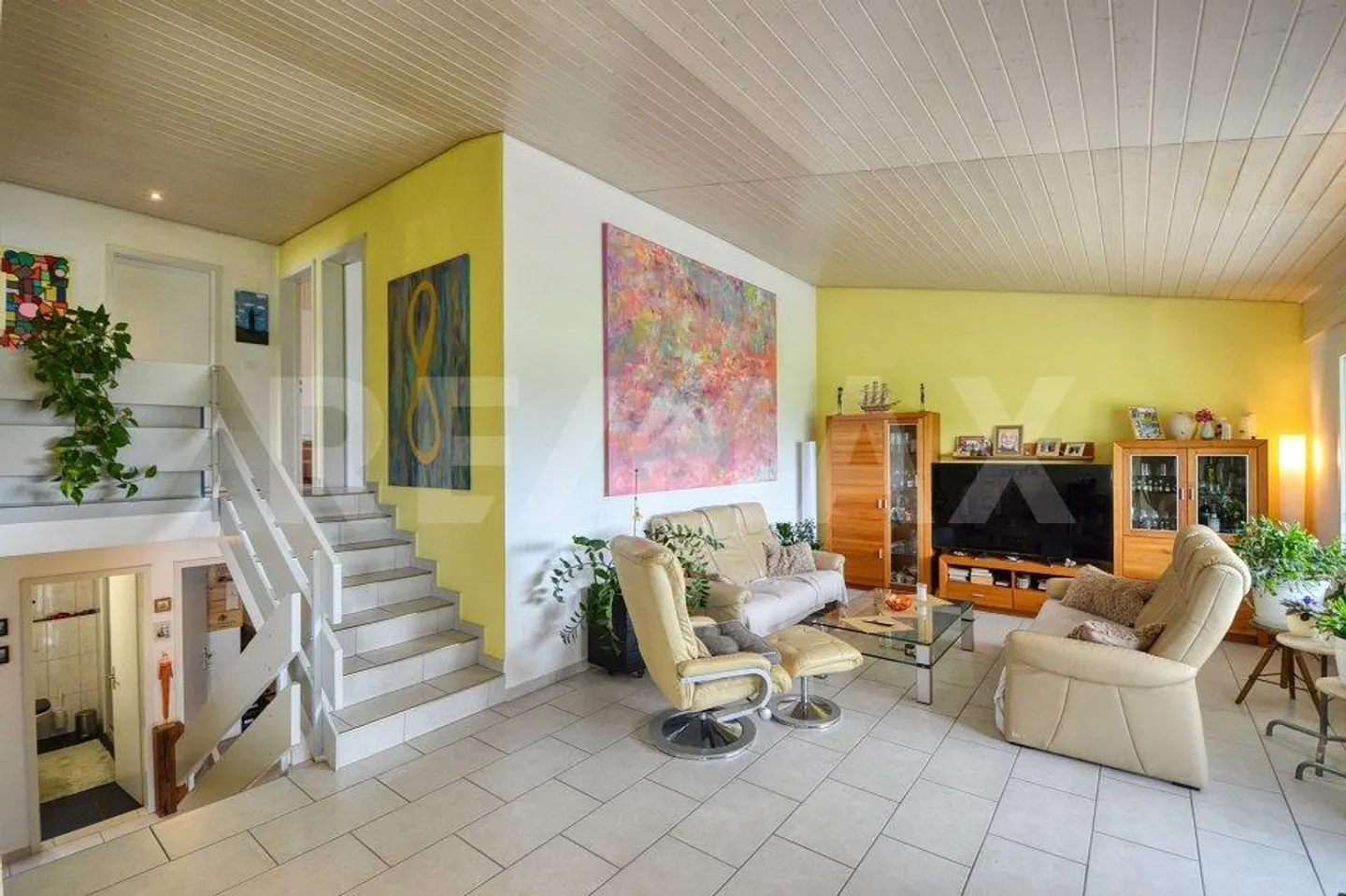 Incantevole casa unifamiliare con ampio spazio esterno in una posizione privilegiata! - Foto 3 di 13
