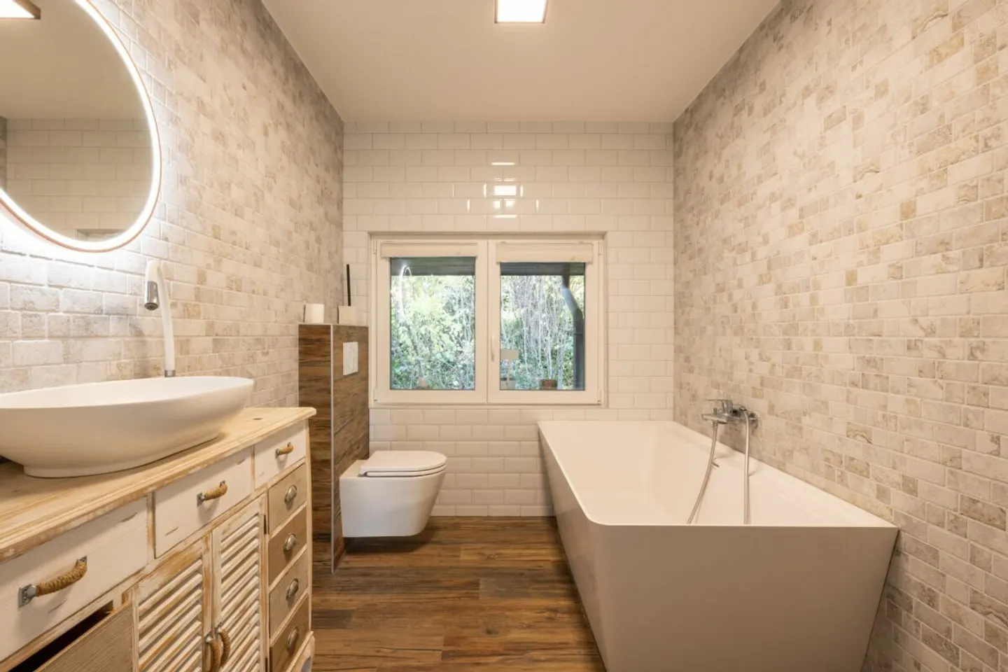 Maison familiale spacieuse avec jardin - Photo 25 sur 27