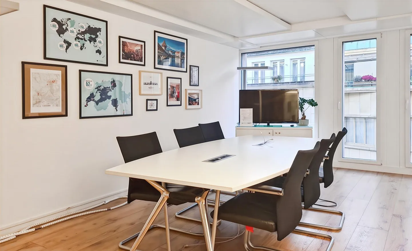 Buchen Sie Büroräume in Regus City Old Town für 2 Personen - Foto 8 von 9