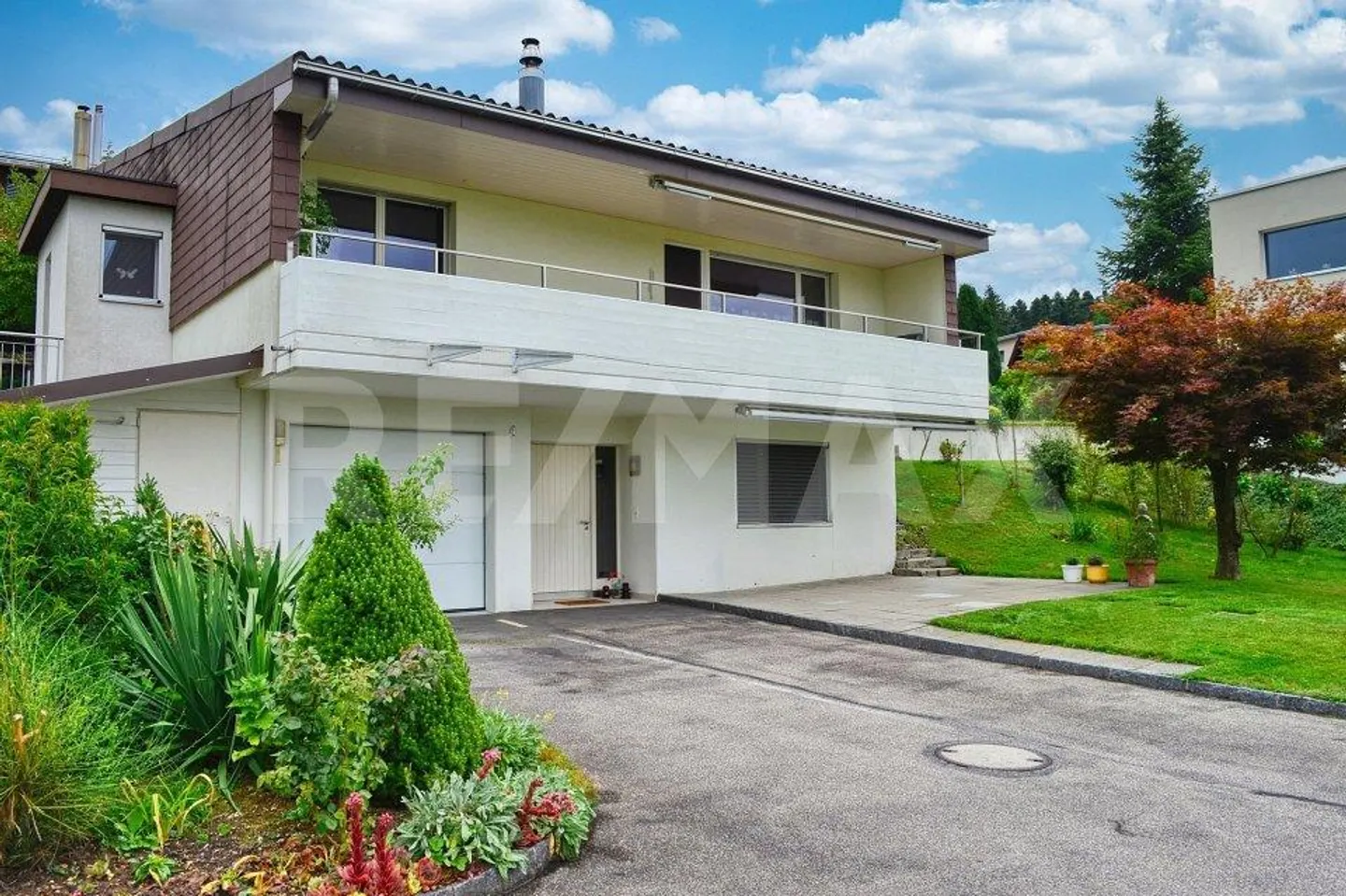 Incantevole casa unifamiliare con ampio spazio esterno in una posizione privilegiata! - Foto 8 di 13