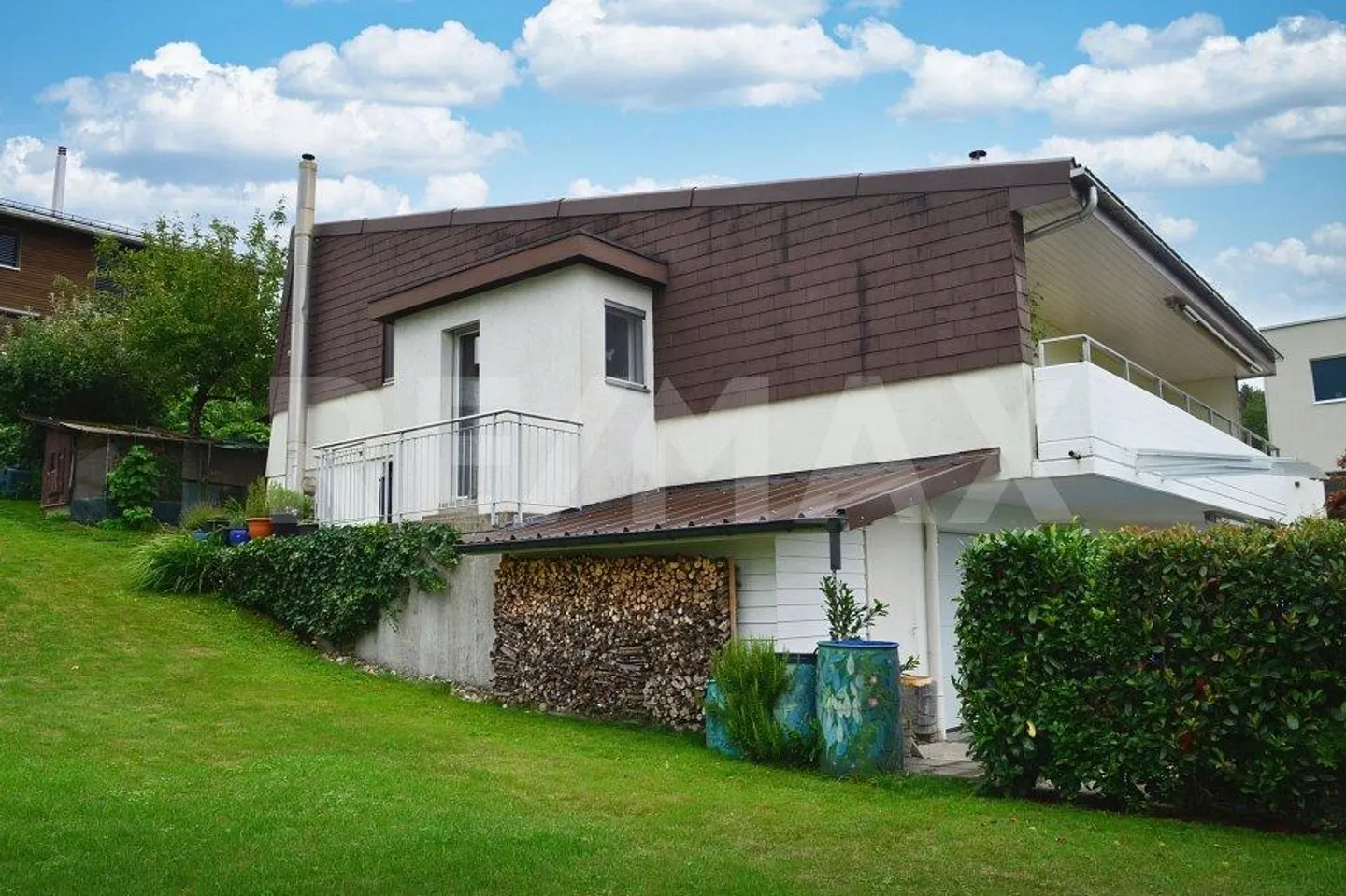 Incantevole casa unifamiliare con ampio spazio esterno in una posizione privilegiata! - Foto 9 di 13