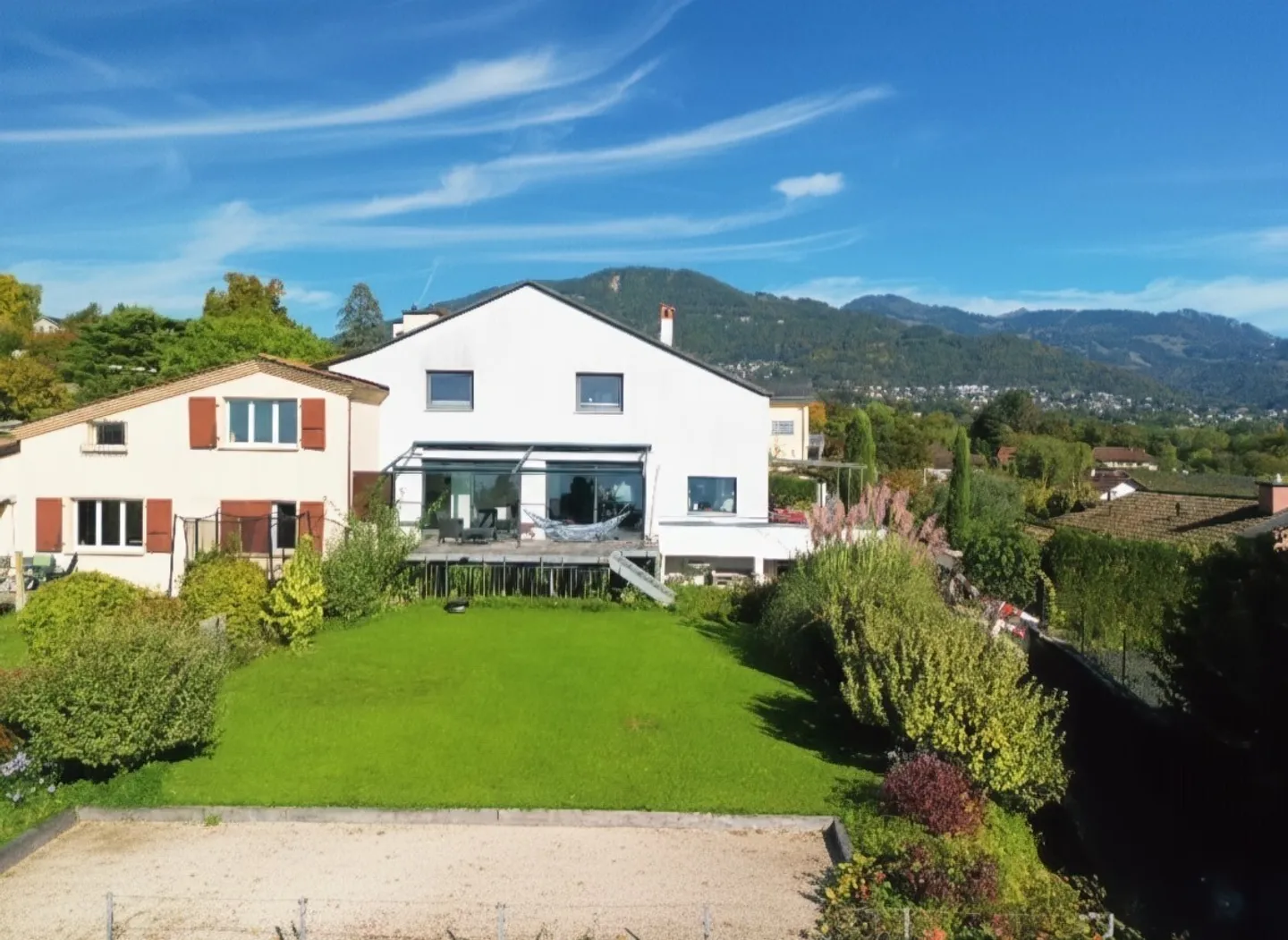 Superb semi-detached villa fully renovated - Photo 1 of 12
