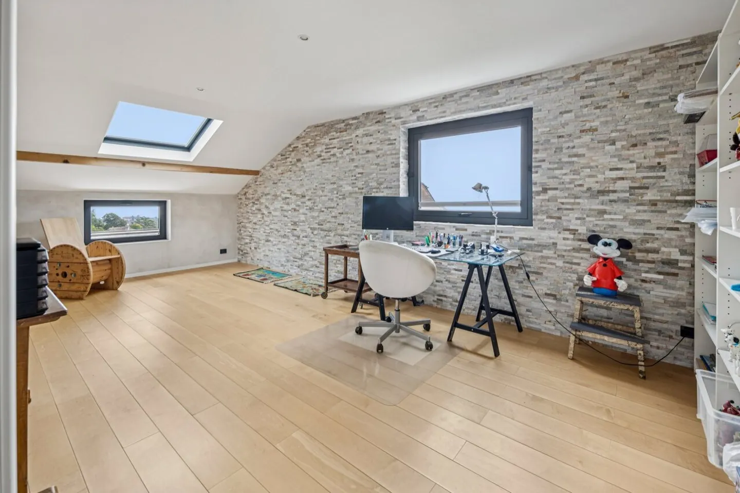 Superb semi-detached villa fully renovated - Photo 7 of 12