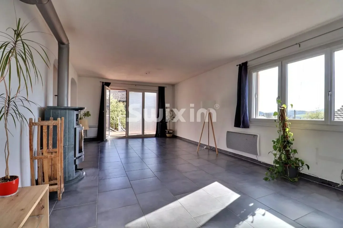 Family Villa with Rental Income - Photo 3 of 9