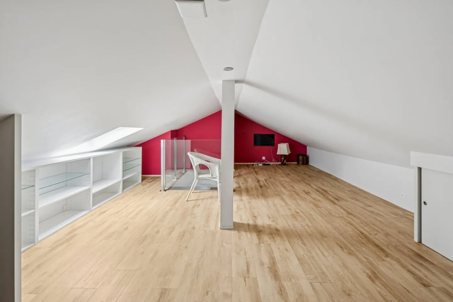 Superb semi-detached villa fully renovated - Photo 9 of 12