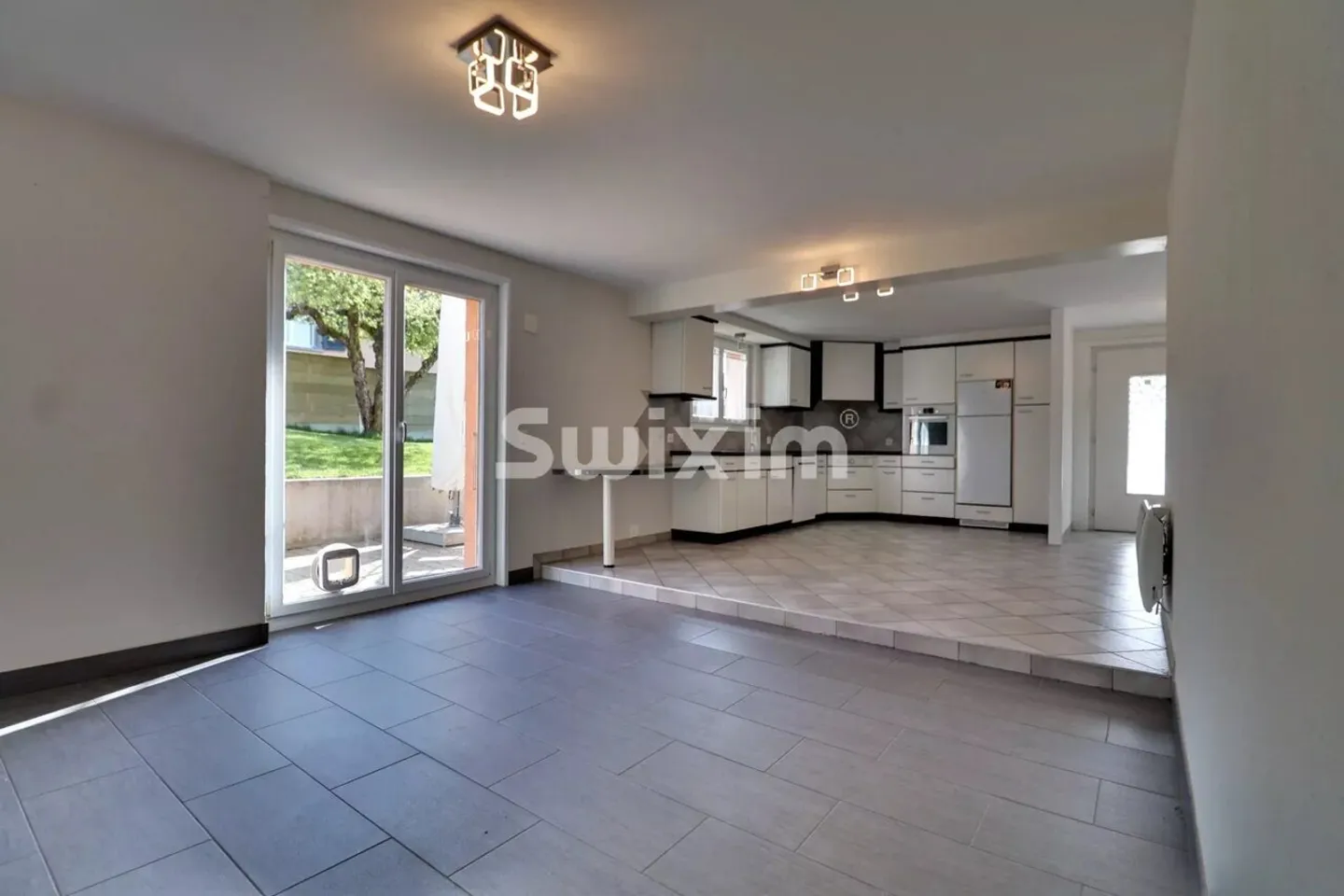 Family Villa with Rental Income - Photo 5 of 9