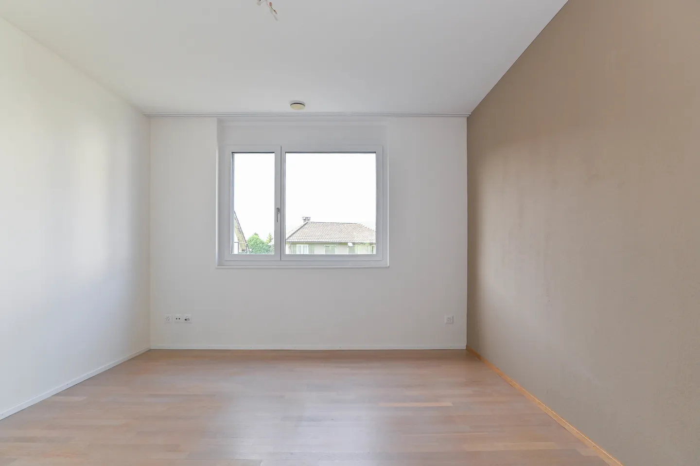 MODERNO/ALTA QUALITÀ DELL'INTERNO/LOCATION TRANQUILLA E BUONA/PIANO APERTO - Foto 10 di 15