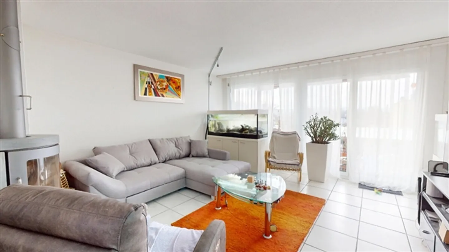 4.5 stanze, ultimo piano in una posizione tranquilla - Foto 8 di 13