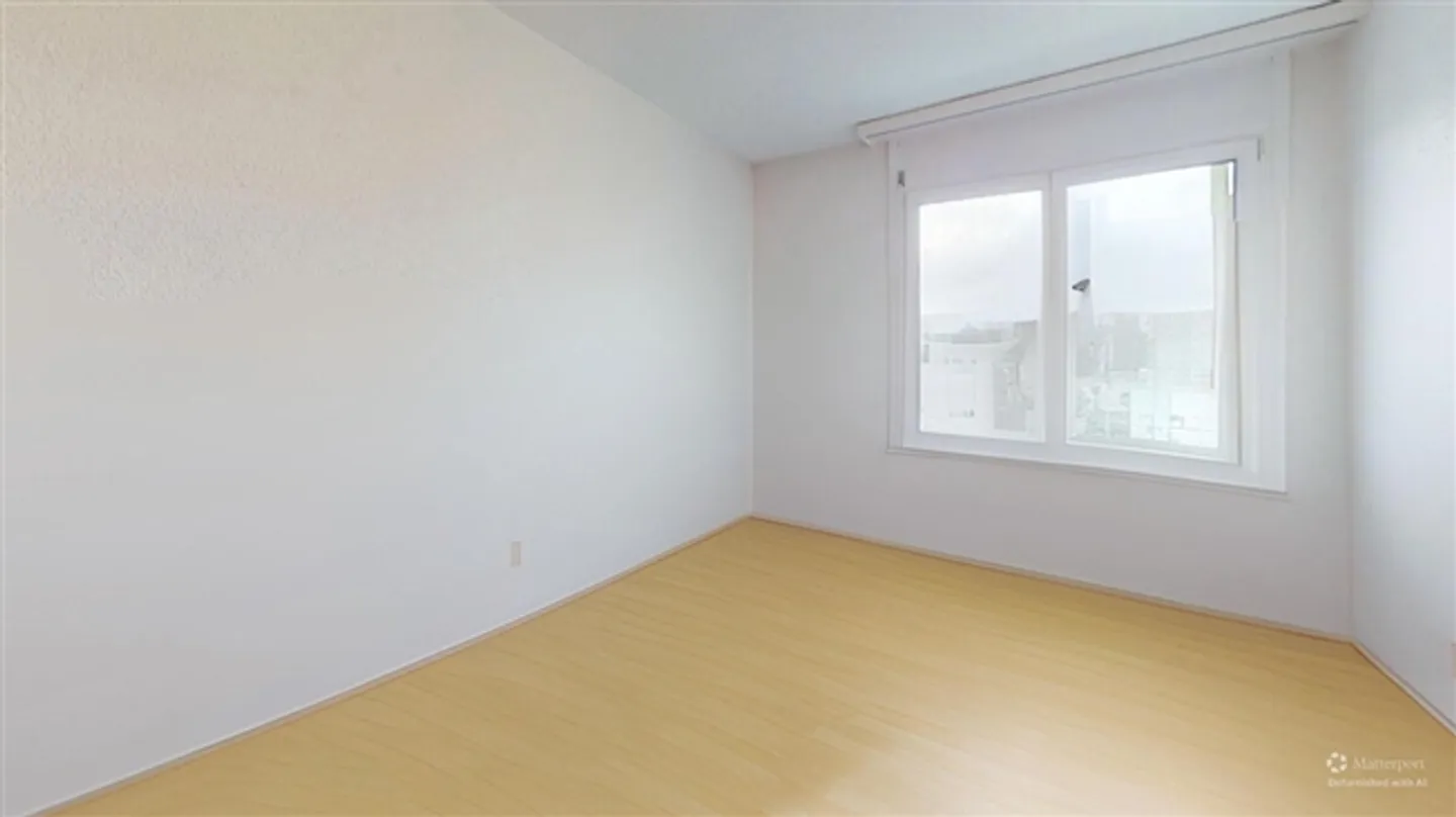 4.5 stanze, ultimo piano in una posizione tranquilla - Foto 12 di 13