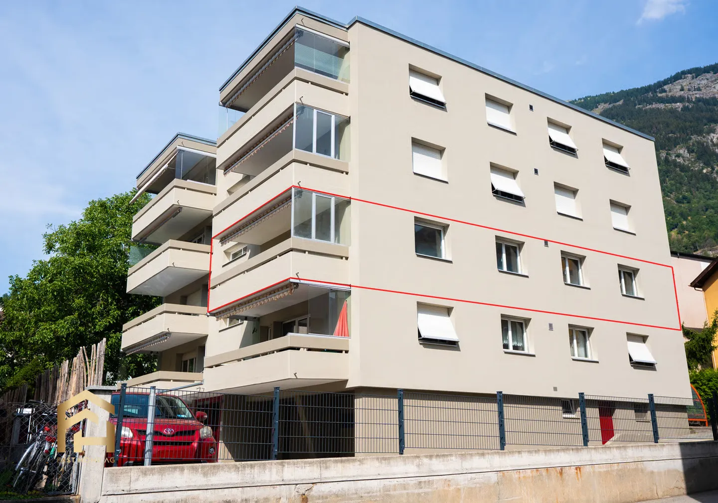 Interesting 4.5 room apartment in the best location in Naters - Photo 11 of 12