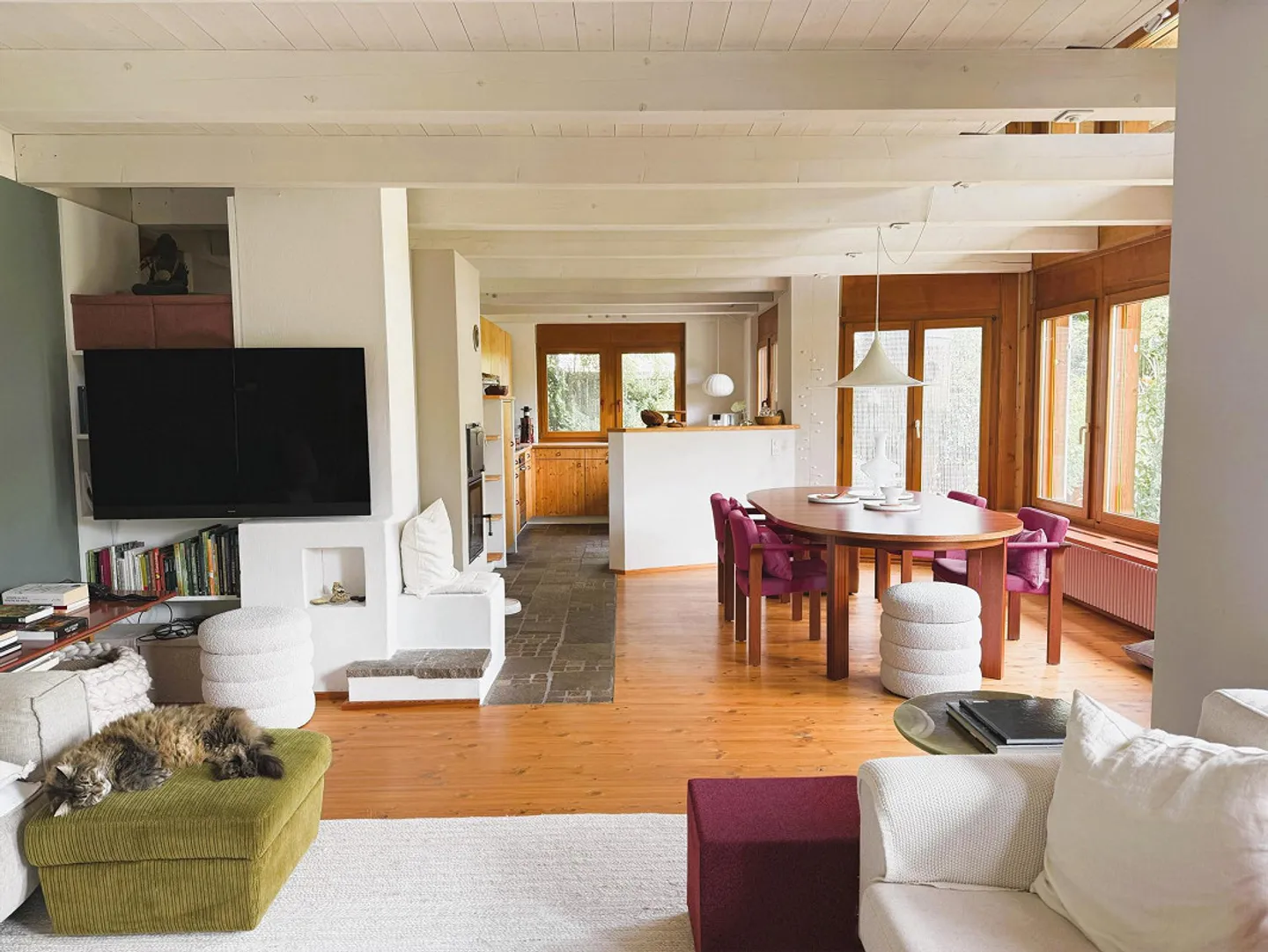 Ampia casa unifamiliare indipendente con meraviglioso giardino - Foto 4 di 17