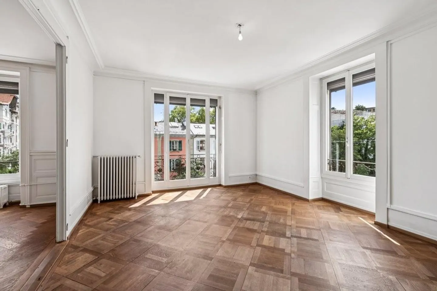 Splendid 8-room apartment near the Russian church - Photo 4 of 10