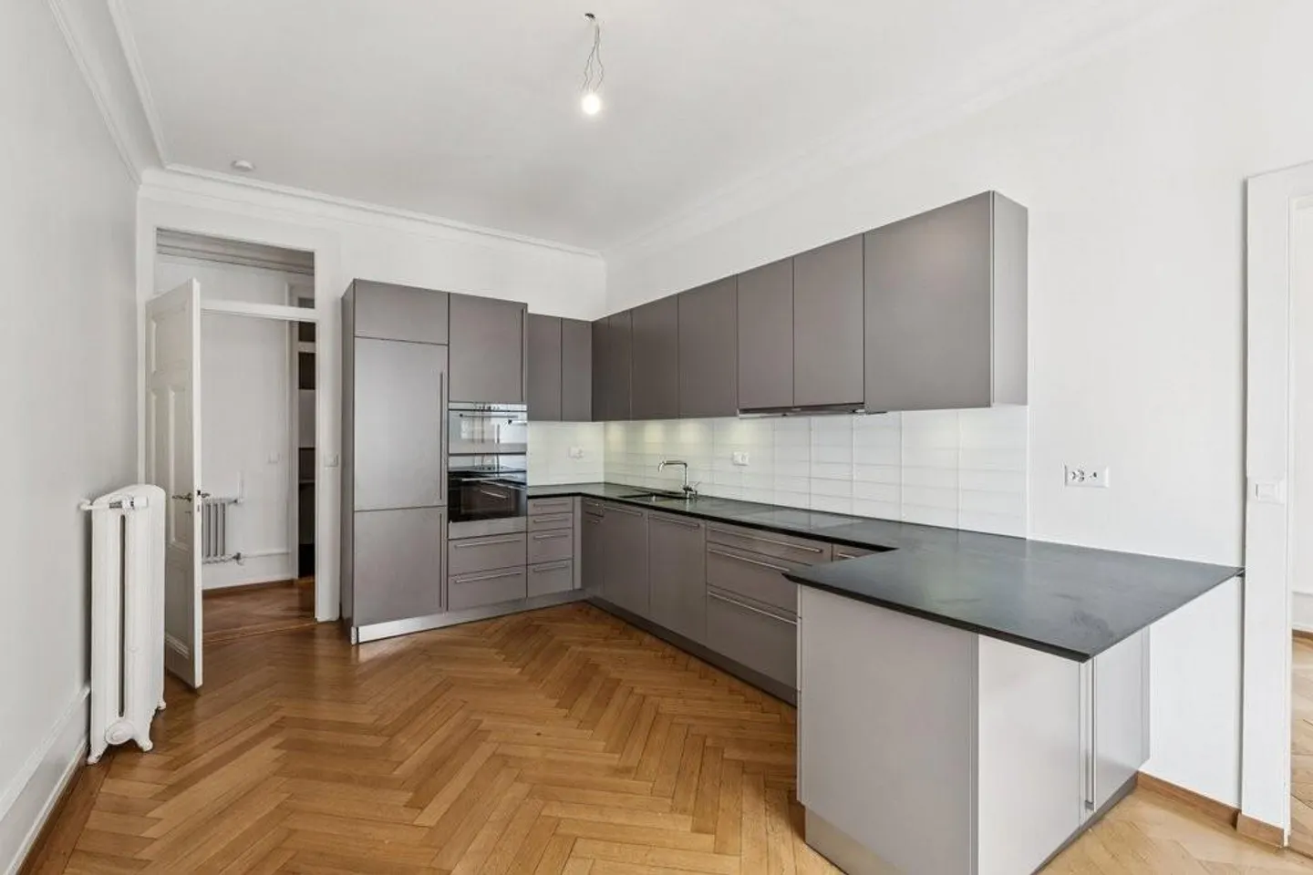 Splendid 8-room apartment near the Russian church - Photo 6 of 10