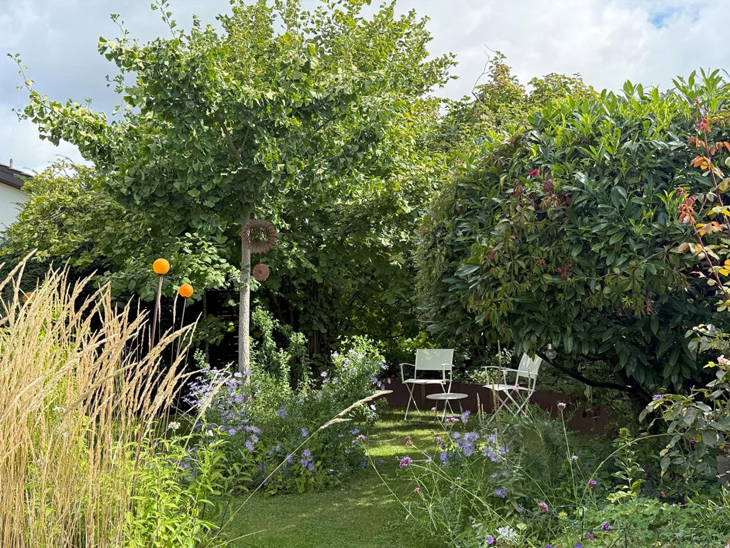 Ampia casa unifamiliare indipendente con meraviglioso giardino - Foto 13 di 17