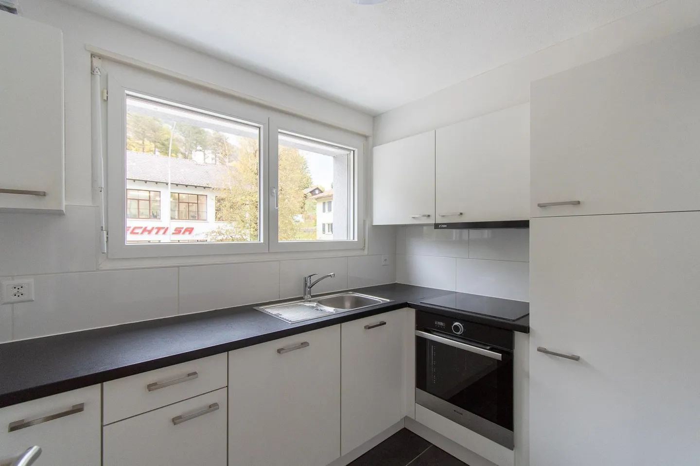 Renoviert und helles 3.5-Zimmer-Wohnung mit Balkon - Foto 1 von 12