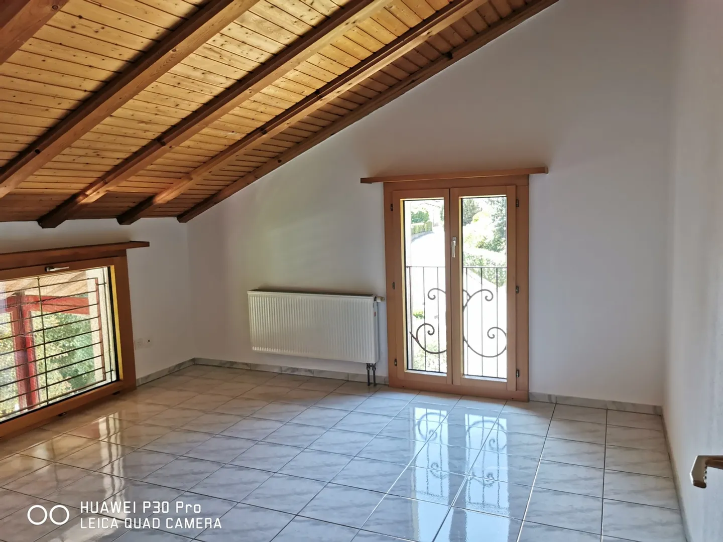 Spacious Duplex Apartment - Photo 6 of 9