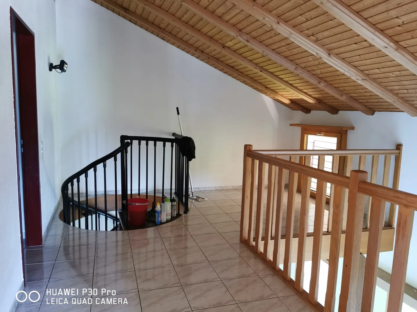 Spacious Duplex Apartment - Photo 7 of 9