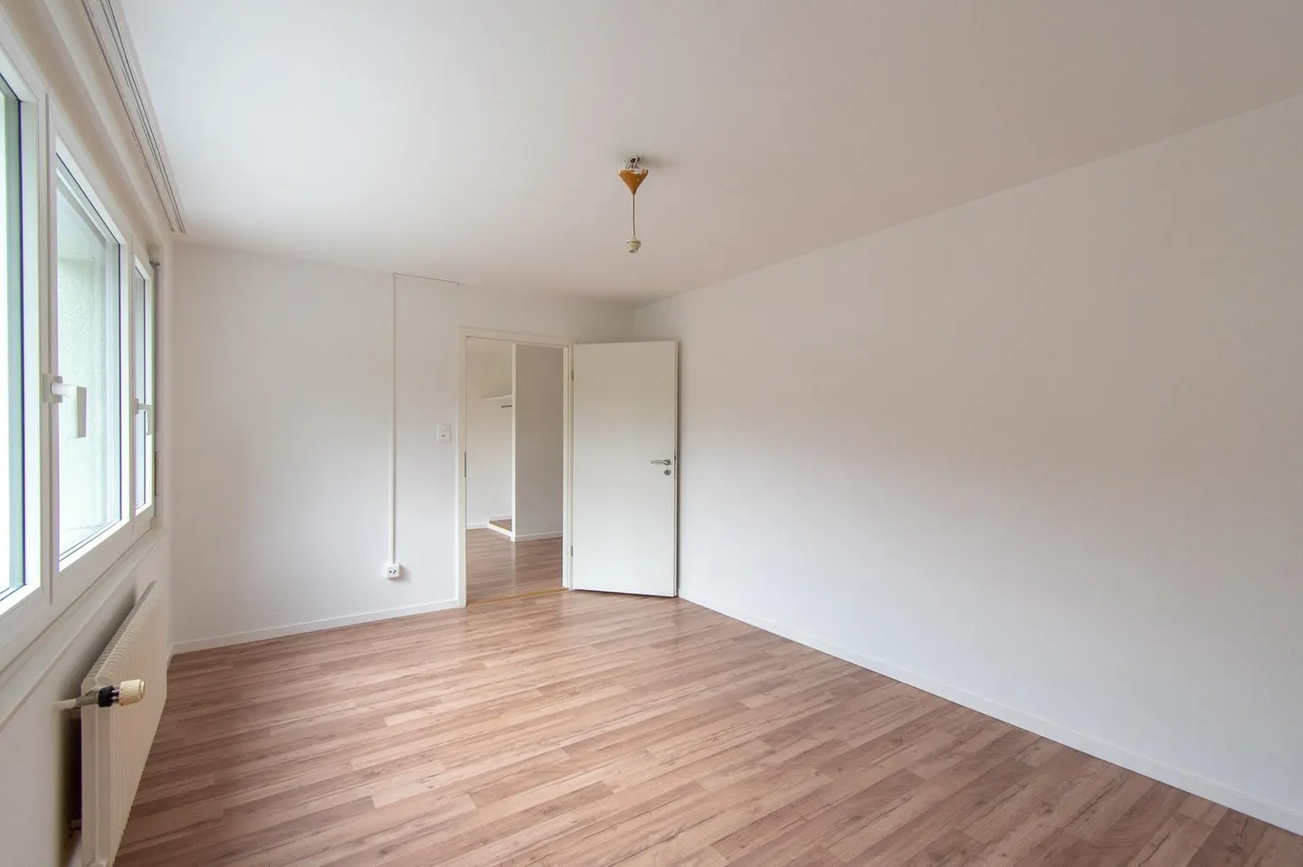 Renoviert und helles 3.5-Zimmer-Wohnung mit Balkon - Foto 9 von 12