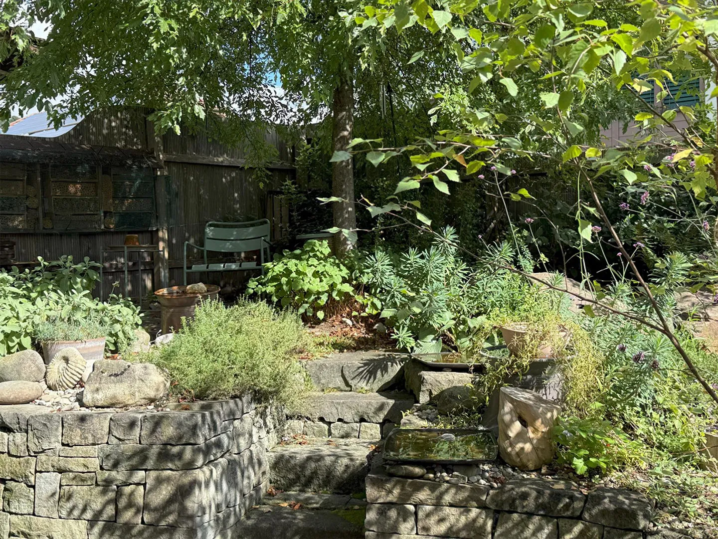 Ampia casa unifamiliare indipendente con meraviglioso giardino - Foto 14 di 17