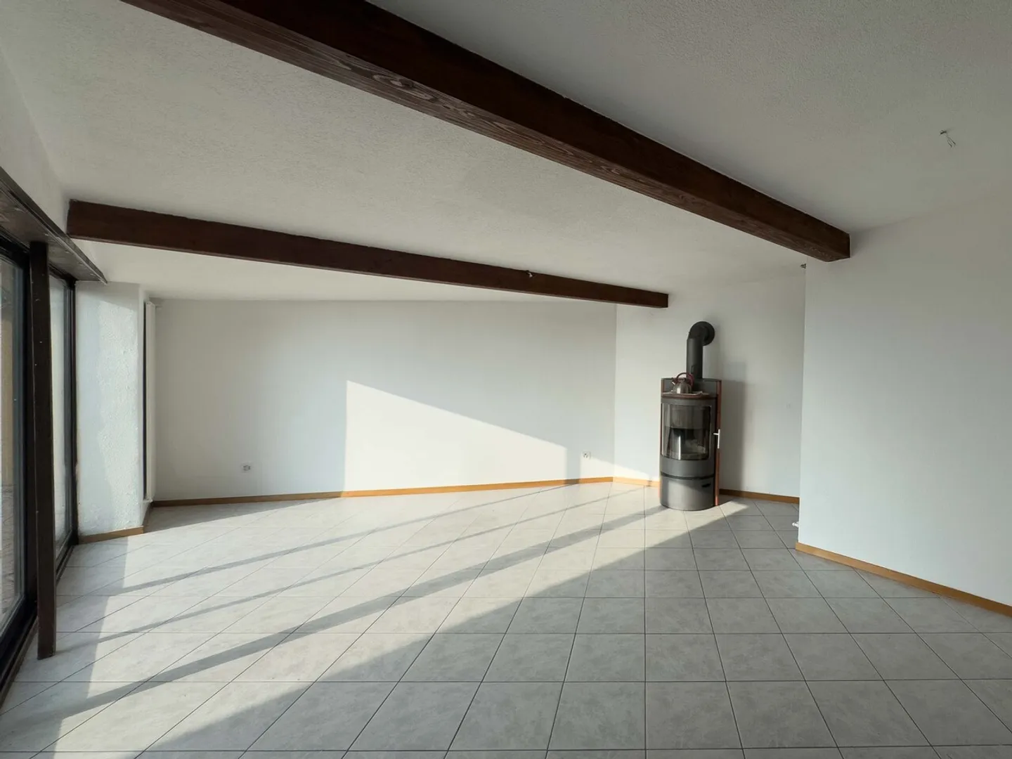 Großes Einfamilienhaus im Grünen in Aranno - Foto 6 von 12