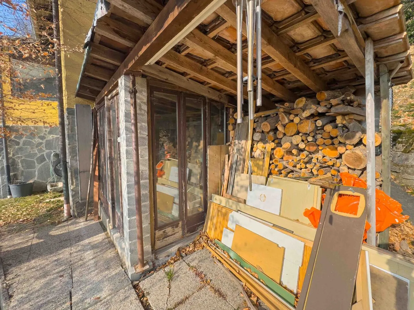 Großes Einfamilienhaus im Grünen in Aranno - Foto 7 von 12