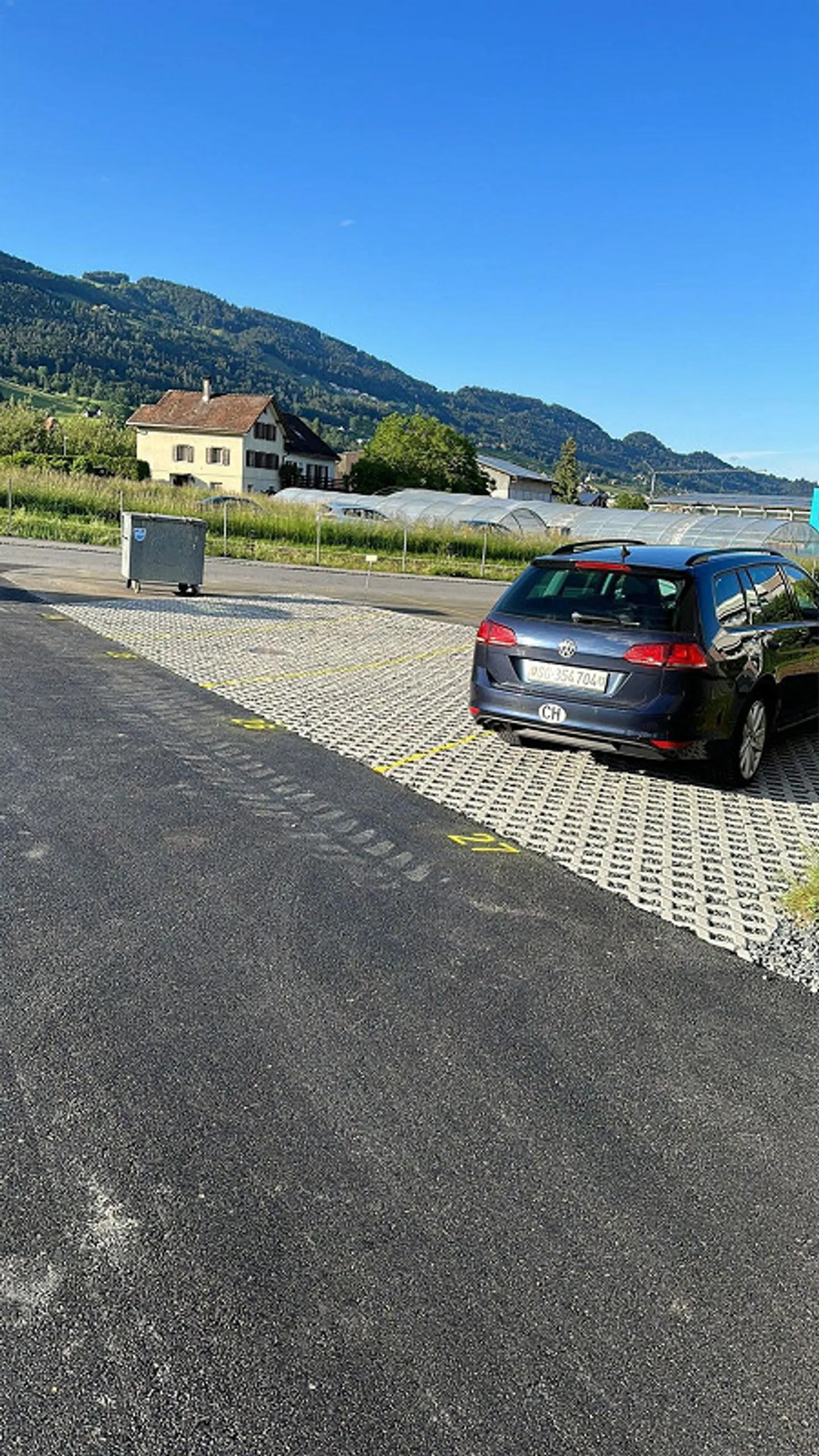 Free Parking Spaces in Altstätten SG - Photo 2 of 2